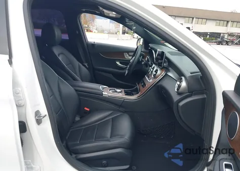 2020 Mercedes-Benz C 300 z USA, uszkodzony, nr VIN WDDWF8DB1LR528557